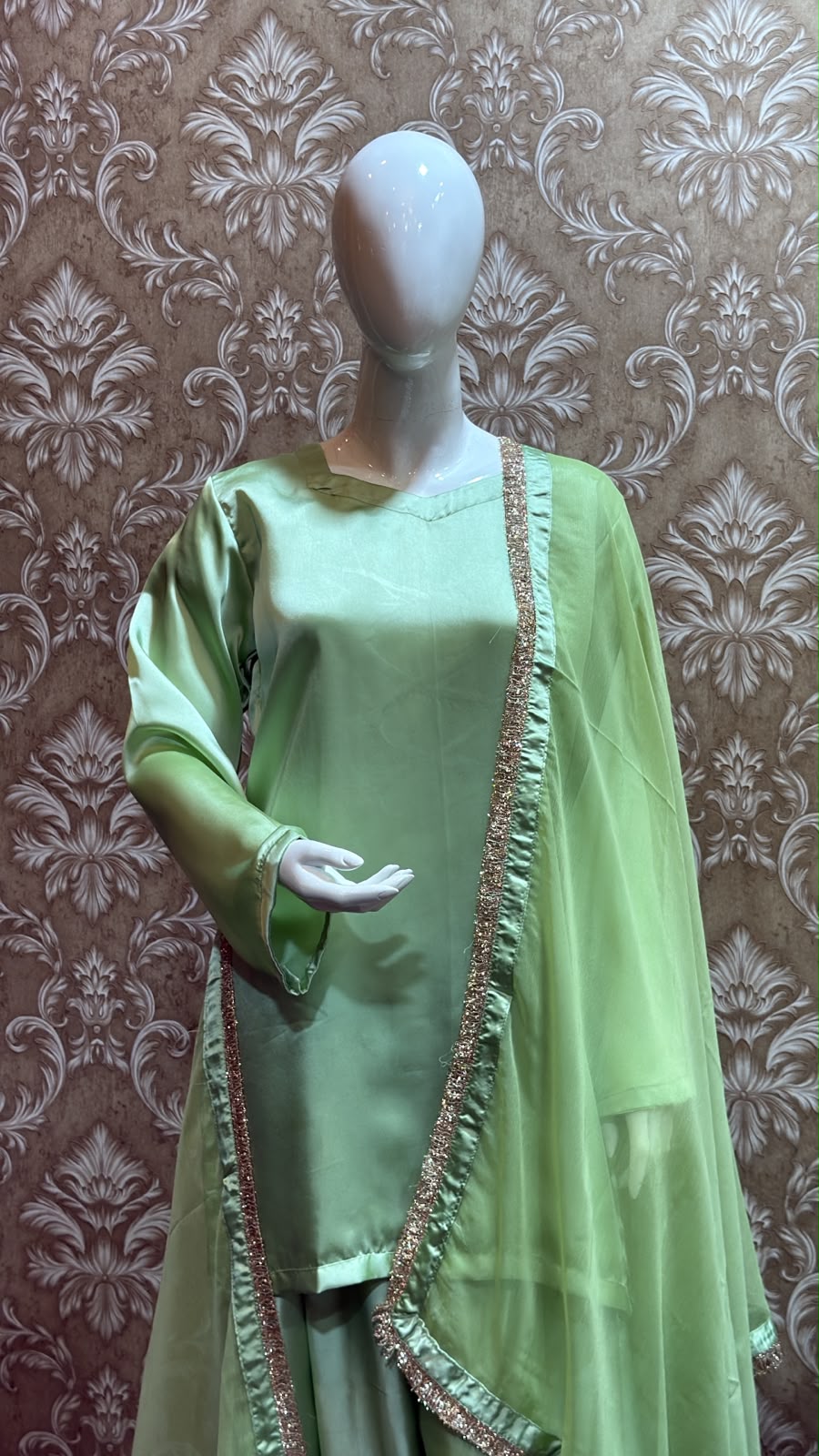 Pistachio green Dosti collection
