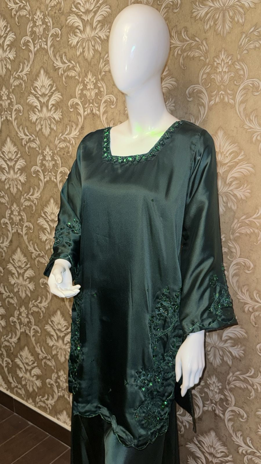 Green Square Neck