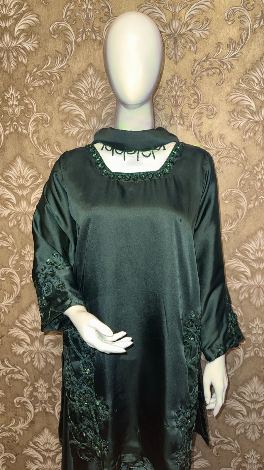Green Square Neck