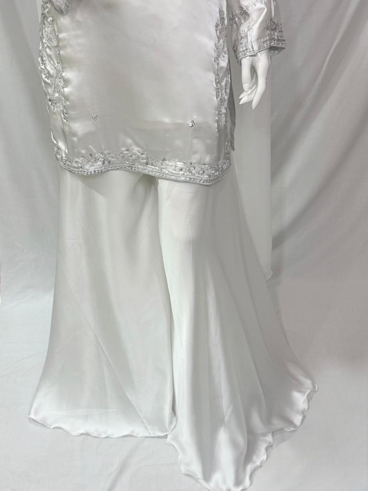 Pearl White 1980 Choker Dupatta Style