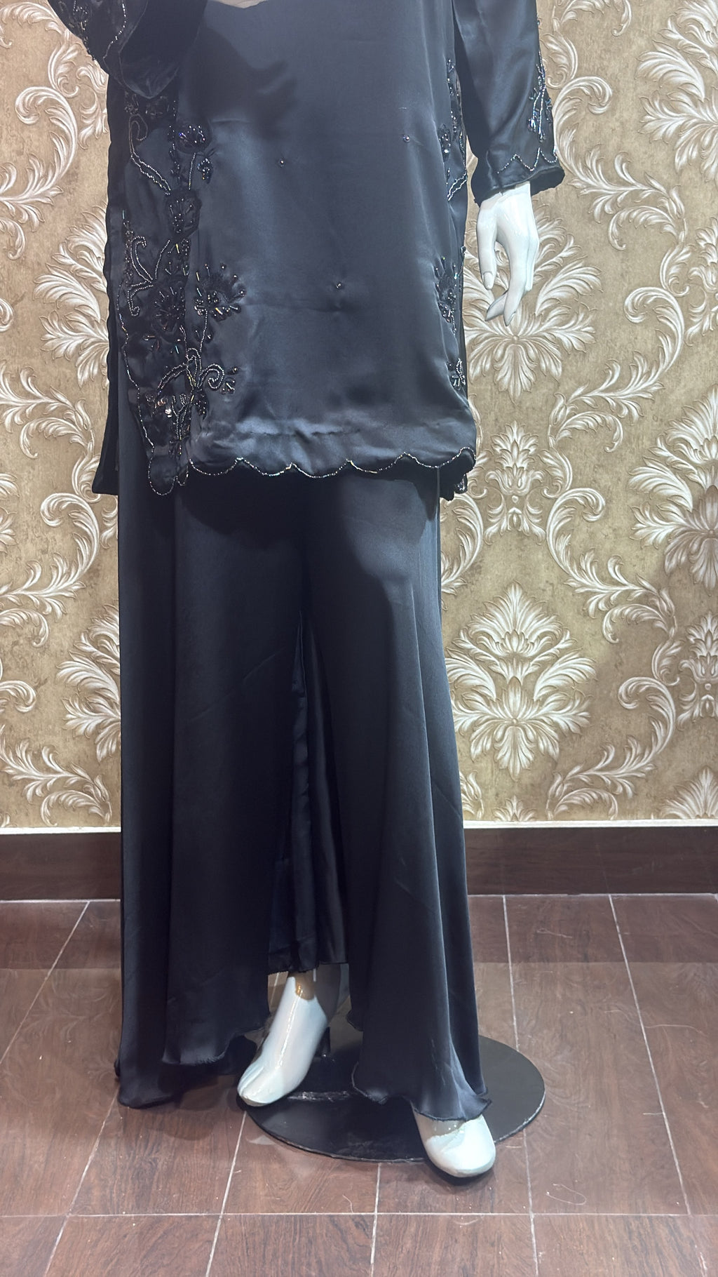 Black square neck