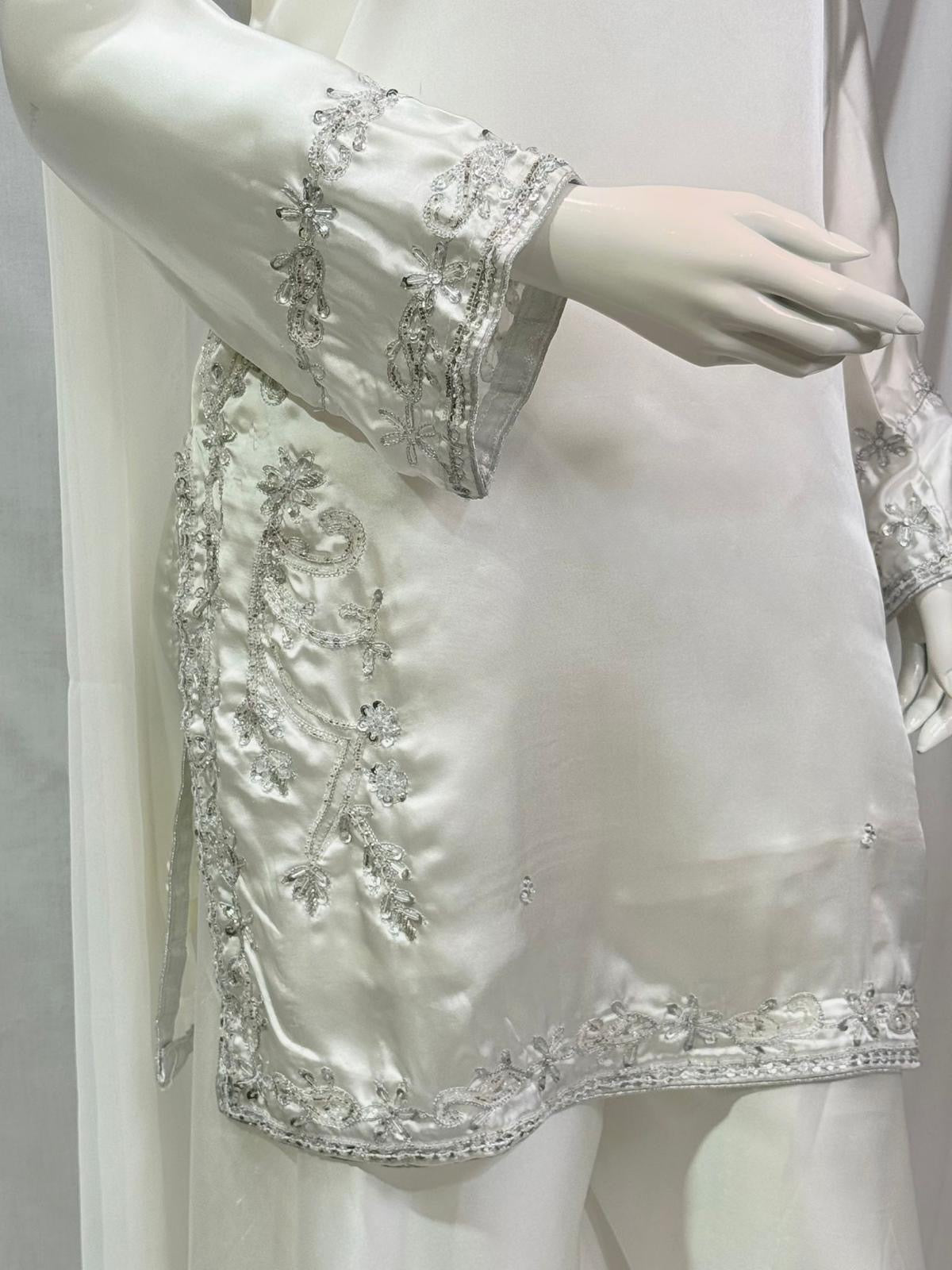 Pearl White 1980 Choker Dupatta Style
