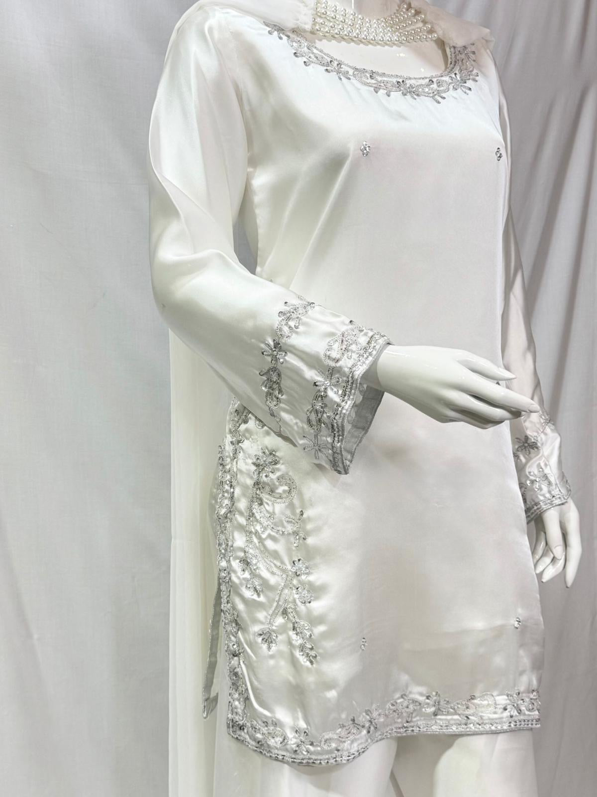 Pearl White 1980 Choker Dupatta Style