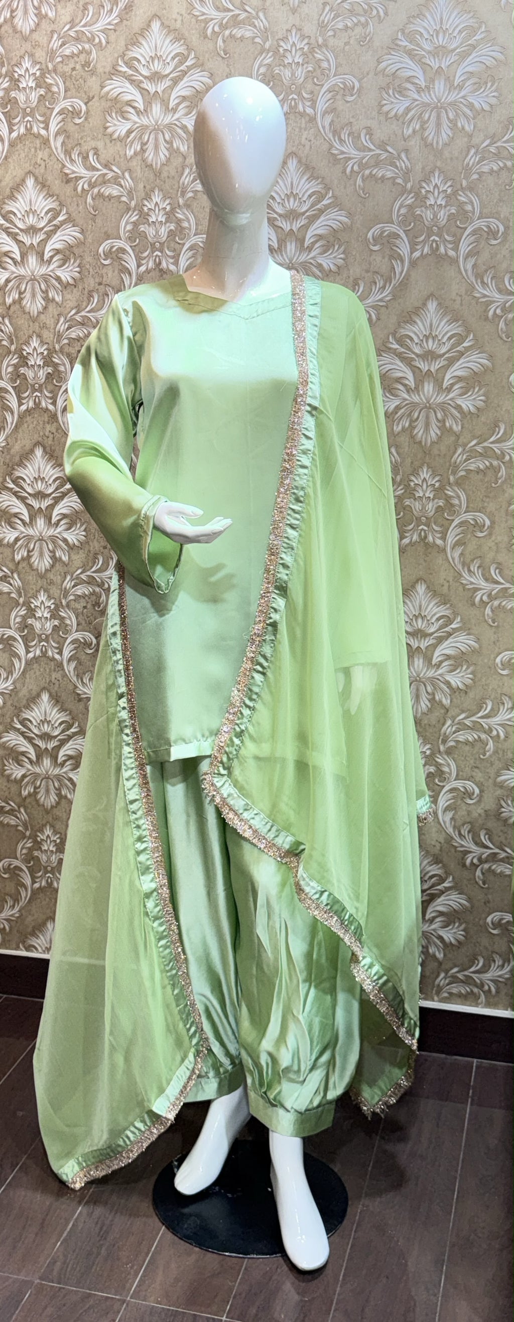 Pistachio green Dosti collection